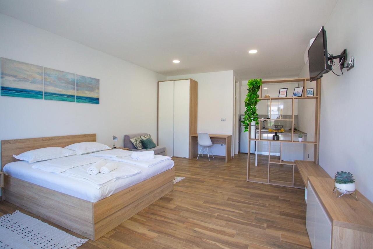Poseidon Mobile Home Resort Makarska Exterior photo
