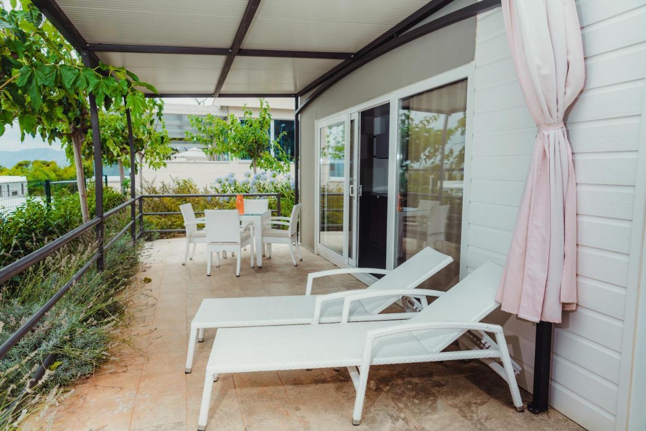 Poseidon Mobile Home Resort Makarska Exterior photo
