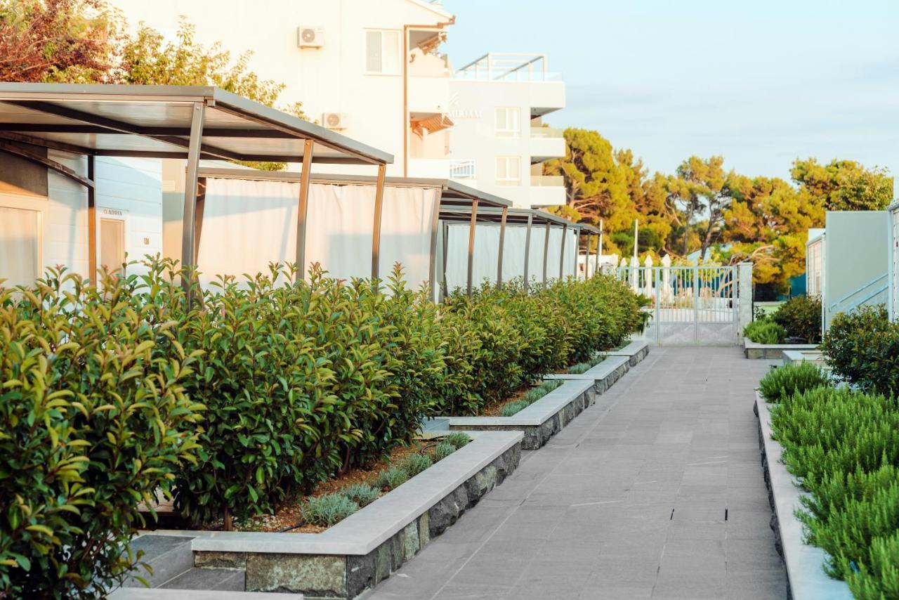 Poseidon Mobile Home Resort Makarska Exterior photo